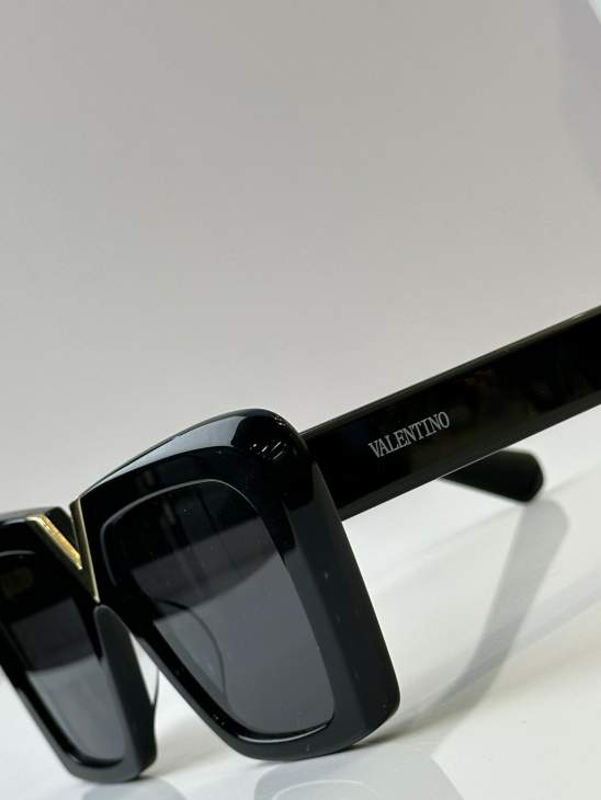 Picture of Valentino Sunglasses _SKUfw67175963fw